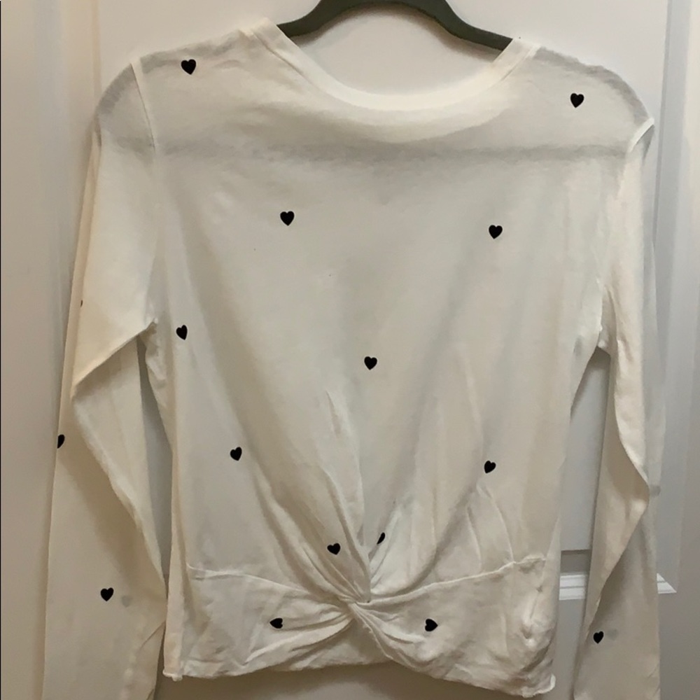 White PINK shirt with hearts on it